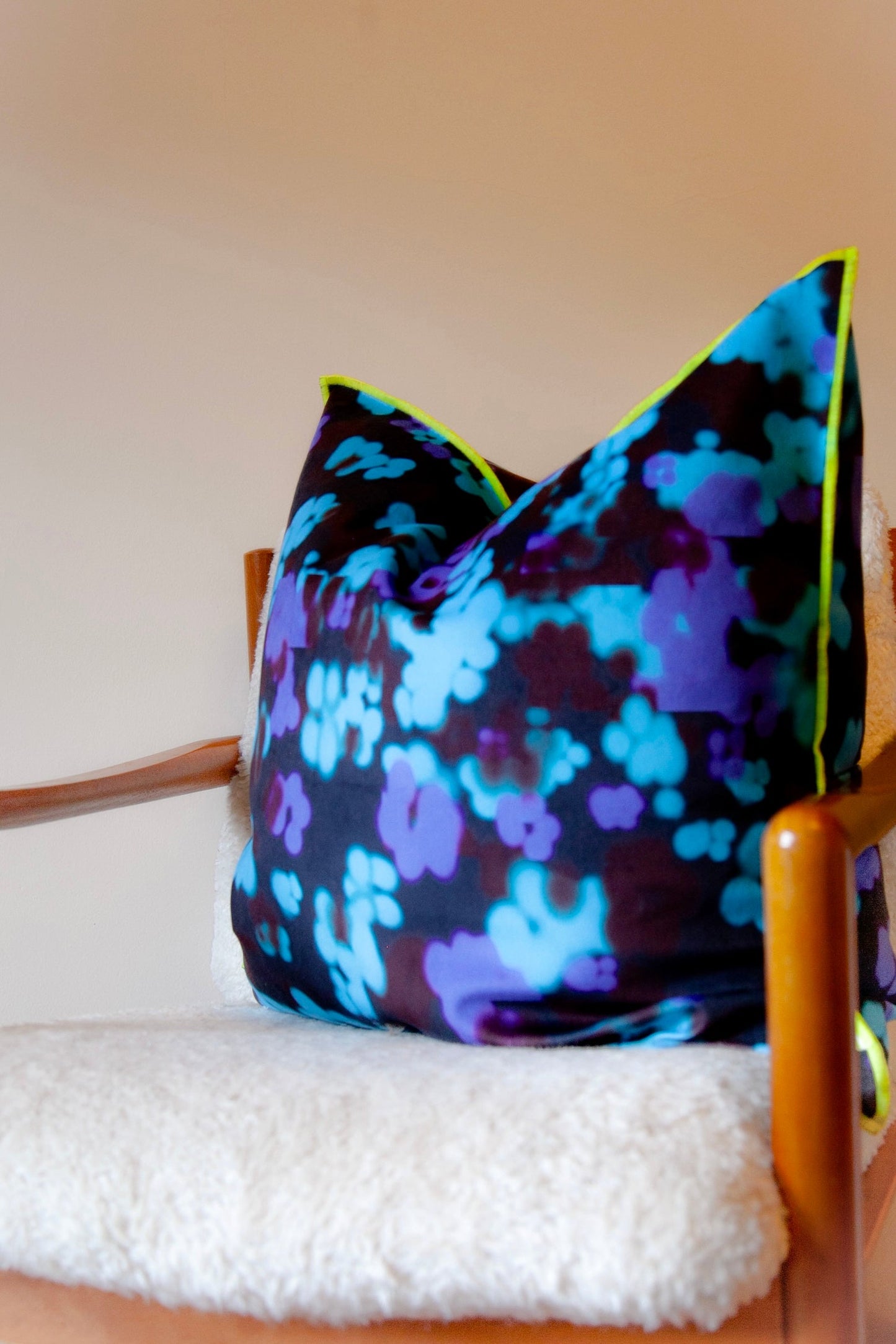 Bisou Cushion