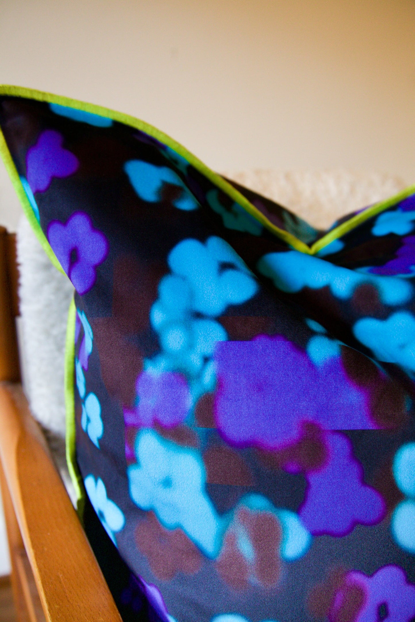Bisou Cushion